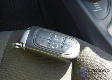 2016 Jeep Cherokee Altitude z USA, uszkodzony, nr VIN 1C4PJMCB9GW186984